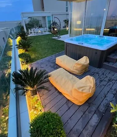 Villa Amante With Jacuzzi - - Coast Palase