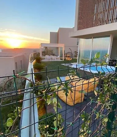 Villa Amante With Jacuzzi - - Coast Palase