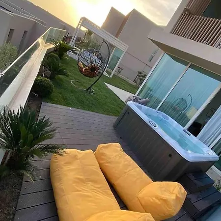 Amante With Jacuzzi - - Coast Palase